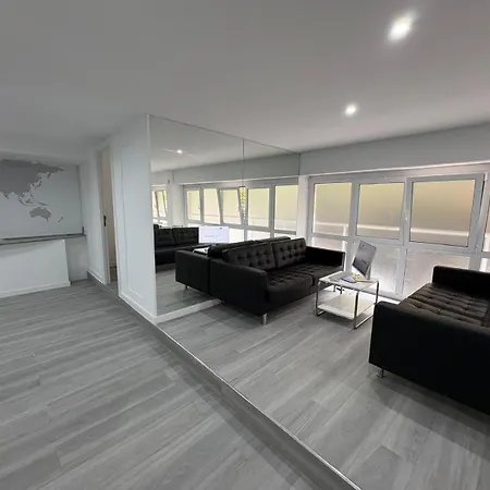 Hock Residences Οσπιταλέτ ντε Λιοβρεγάτ